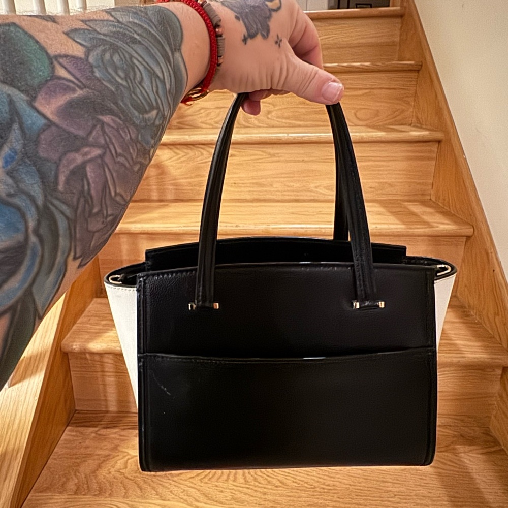 Kate spade black and white handheld bag - Picture 2 of 5